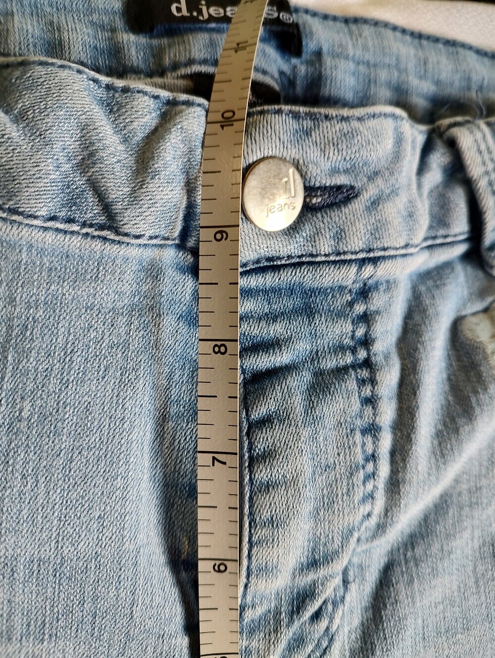 EUC D.Jeans Embroidered Jeans - Picture 8 of 11